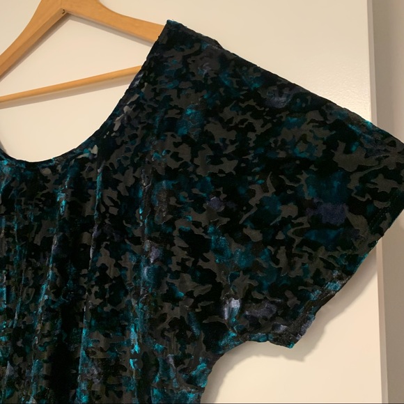 Velvet Camo Print Tee Shirt - Picture 6 of 14